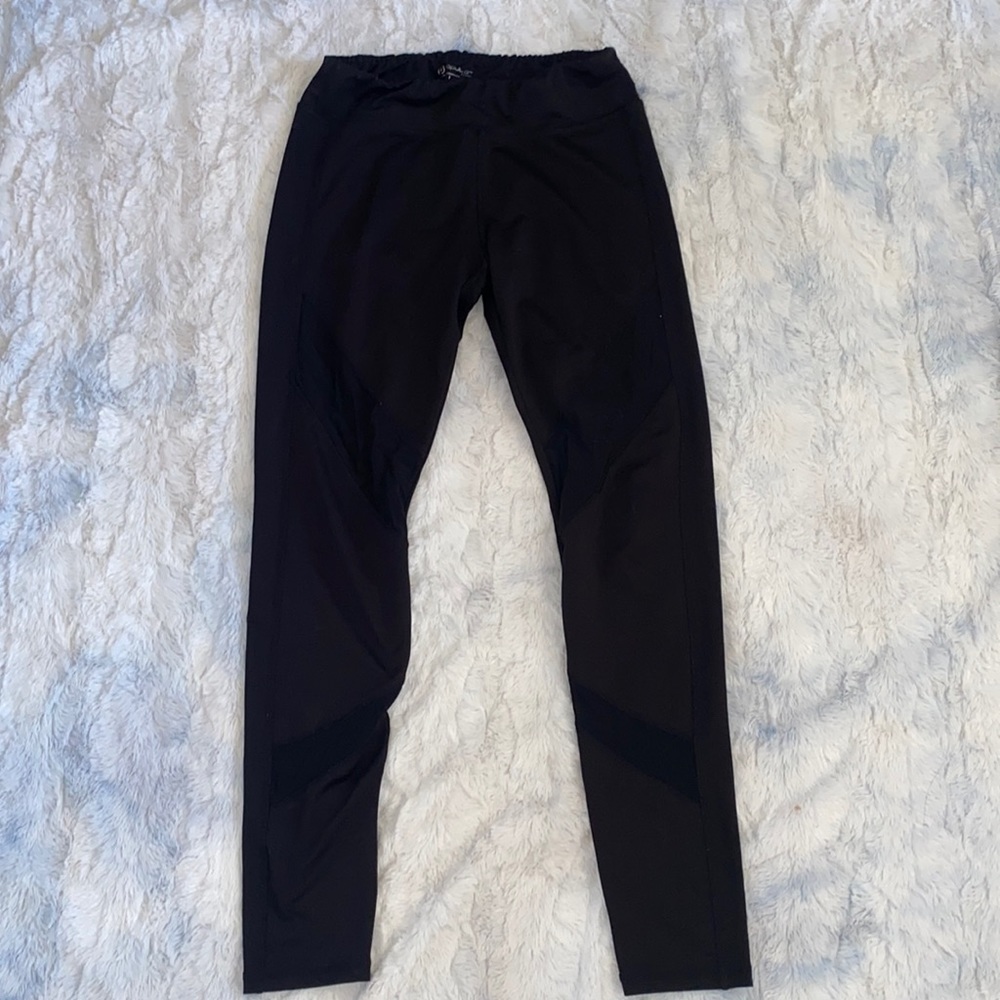 Large leggings with see through designs on the front